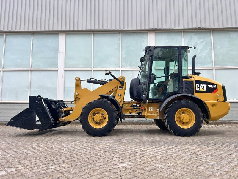 Cat 906 M 2016 - Utovarivač točkaš: slika 3 Cat 906 M 2016 - Utovarivač točkaš: slika 3