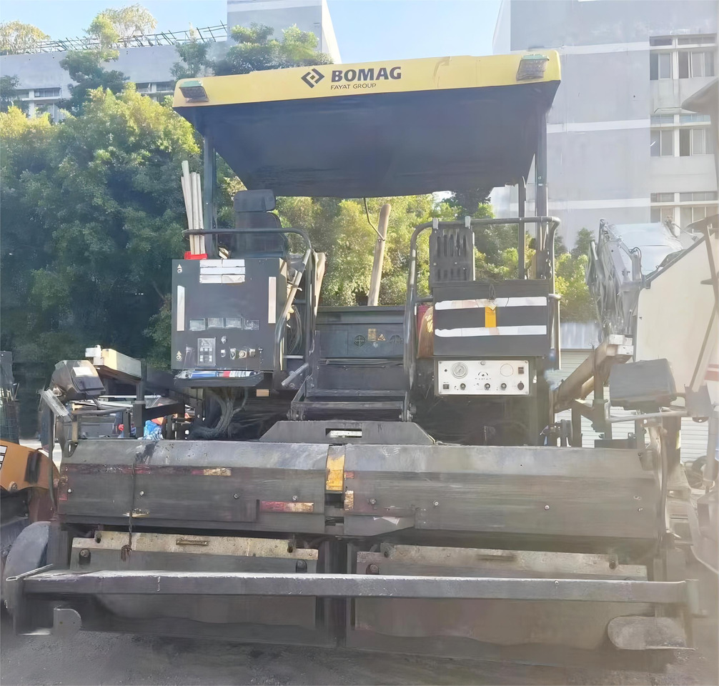 BOMAG BF800C Asphalt Paver Machine Used Asphalt Paver - Asfaltni finišer: slika 4 BOMAG BF800C Asphalt Paver Machine Used Asphalt Paver - Asfaltni finišer: slika 4