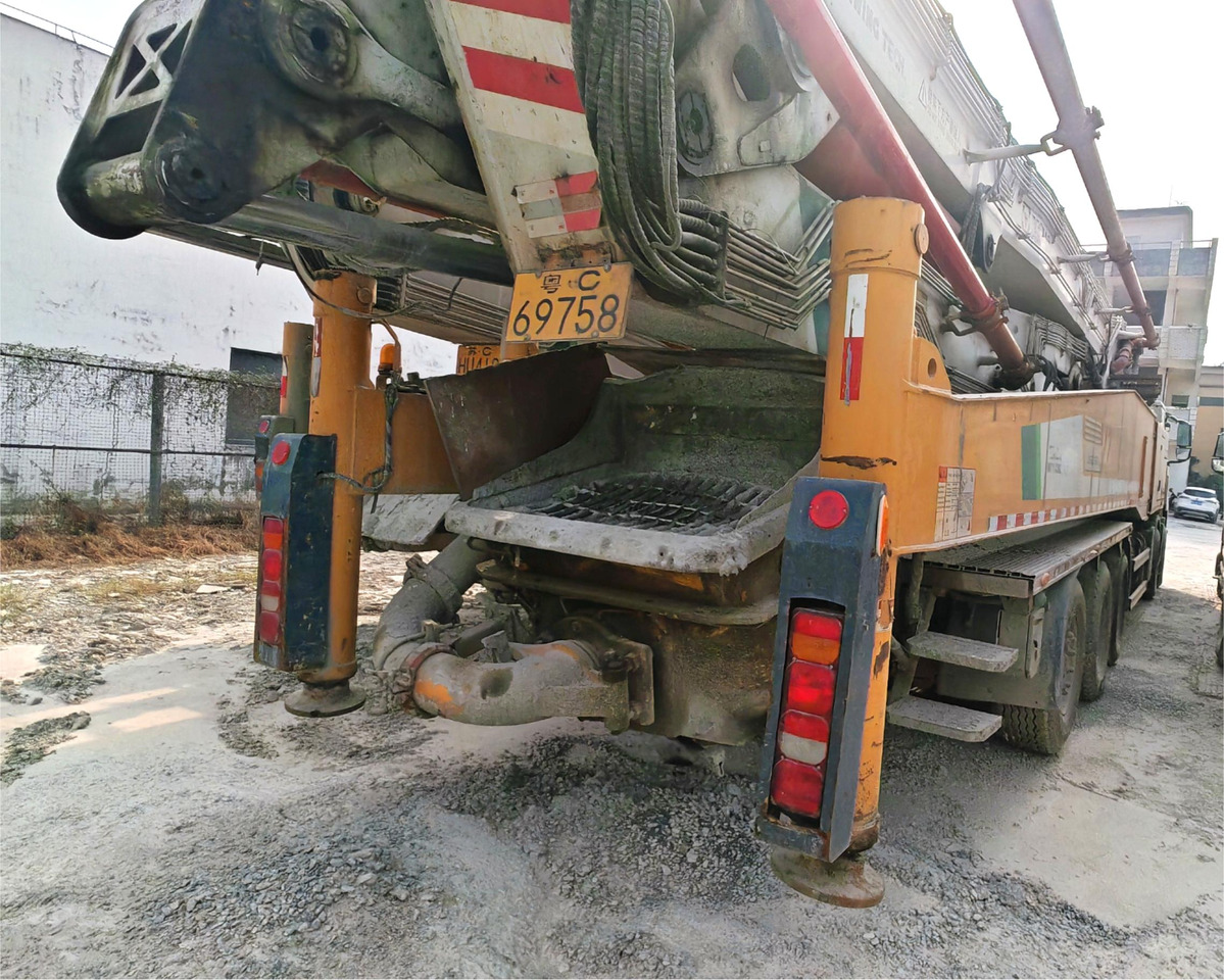 XCMG Manufacturer Second Hand 67m Diesel Hydraulic Concrete Pump HB67V Truck Mounted Concrete Pump Hot Sale - Auto pumpa za beton: slika 5 XCMG Manufacturer Second Hand 67m Diesel Hydraulic Concrete Pump HB67V Truck Mounted Concrete Pump Hot Sale - Auto pumpa za beton: slika 5
