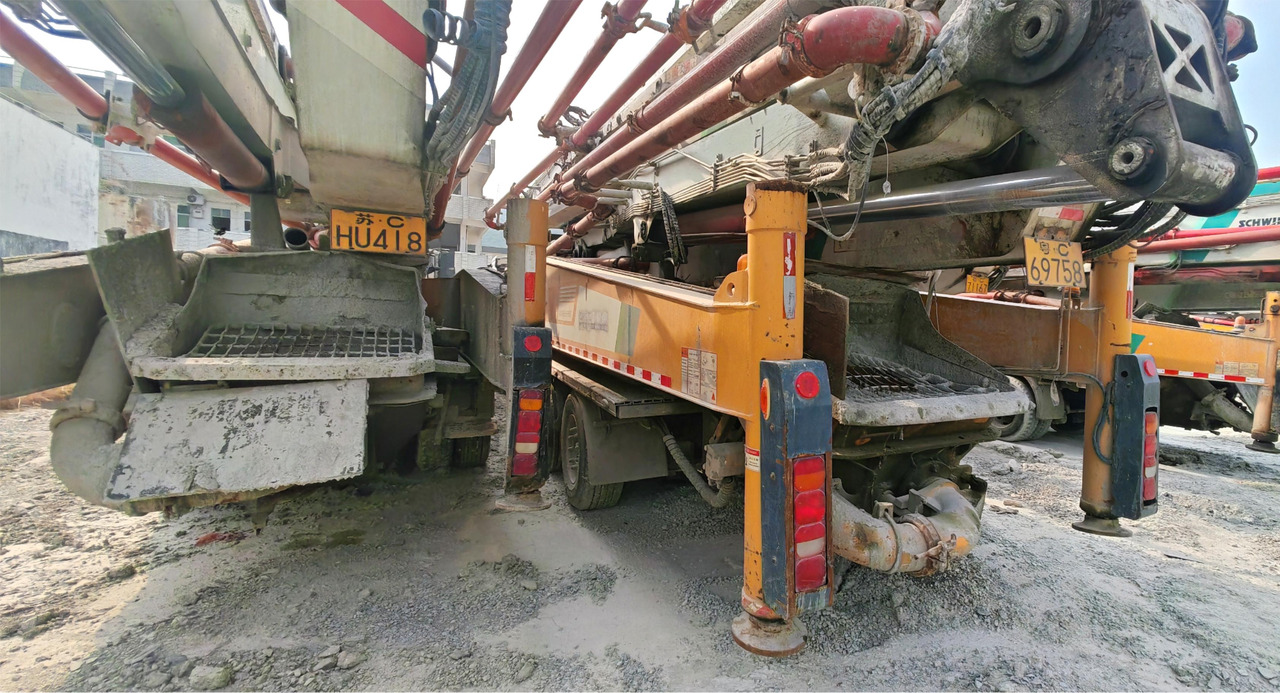 XCMG Manufacturer Second Hand 67m Diesel Hydraulic Concrete Pump HB67V Truck Mounted Concrete Pump Hot Sale - Auto pumpa za beton: slika 4 XCMG Manufacturer Second Hand 67m Diesel Hydraulic Concrete Pump HB67V Truck Mounted Concrete Pump Hot Sale - Auto pumpa za beton: slika 4
