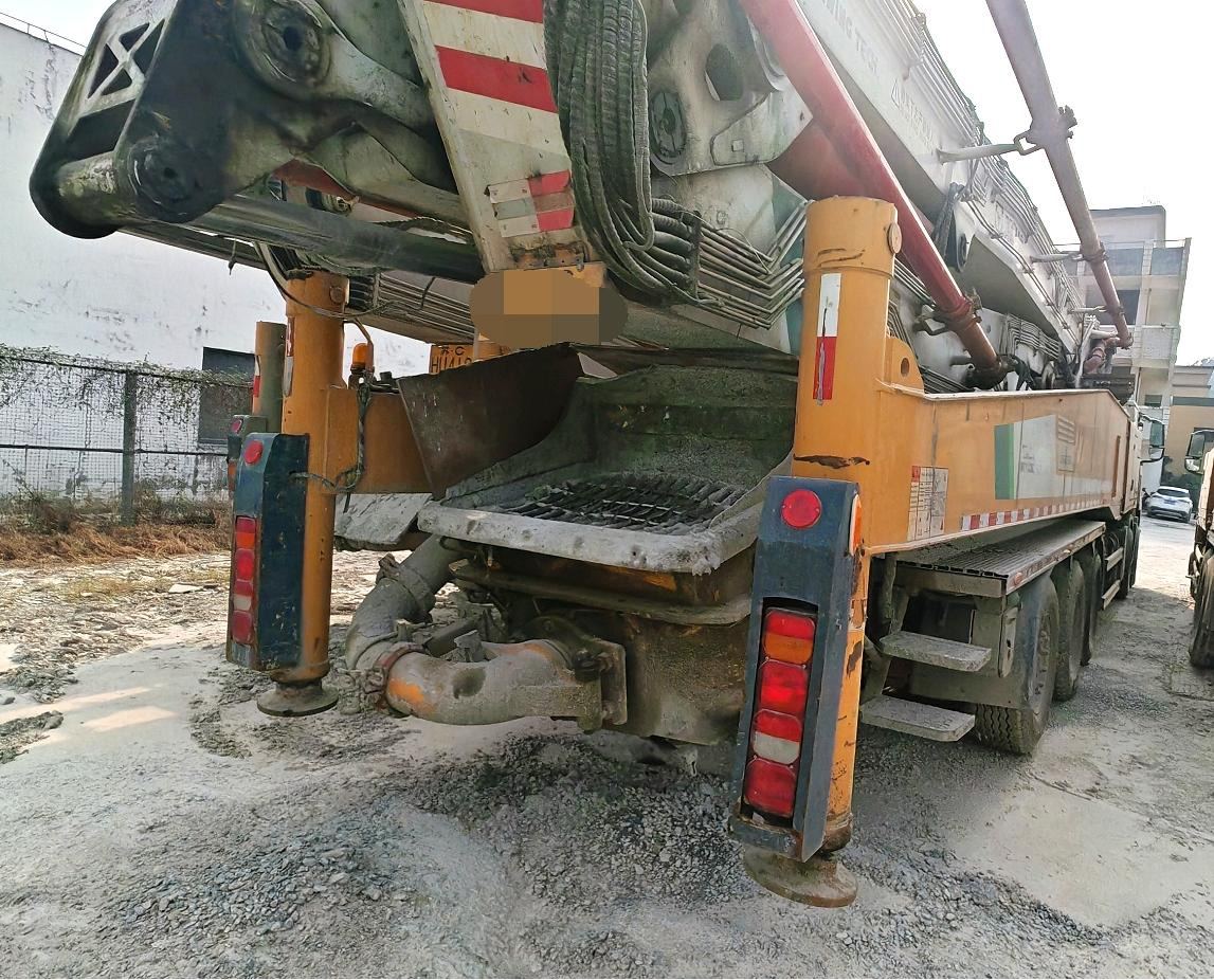 XCMG Manufacturer Second Hand 67m Diesel Hydraulic Concrete Pump HB67V Truck Mounted Concrete Pump Hot Sale - Auto pumpa za beton: slika 2 XCMG Manufacturer Second Hand 67m Diesel Hydraulic Concrete Pump HB67V Truck Mounted Concrete Pump Hot Sale - Auto pumpa za beton: slika 2