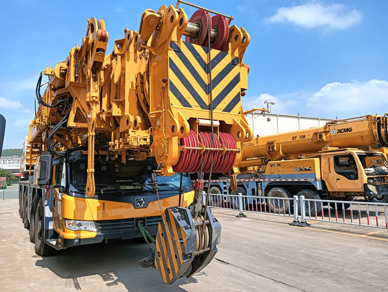 XCMG Manufacturer Second Hand Hydraulic Crane XCA600 600 Ton All Terrain Cranes Price - Autokran za sve terene: slika 2 XCMG Manufacturer Second Hand Hydraulic Crane XCA600 600 Ton All Terrain Cranes Price - Autokran za sve terene: slika 2