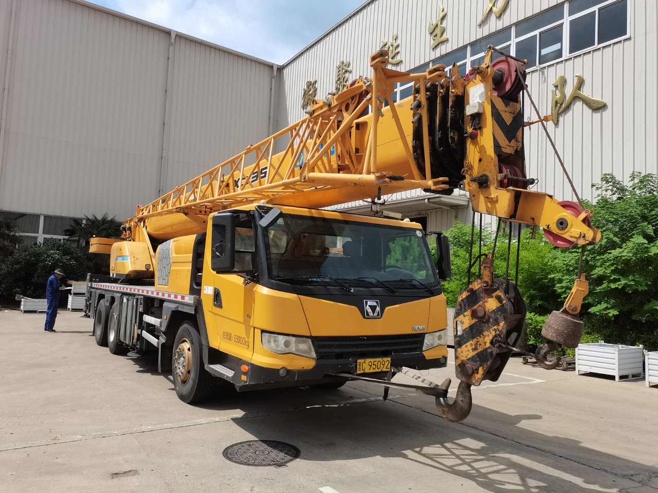 XCMG Manufacturer Second Hand Truck Crane 25 Tons XCT25L5 Mini Mobile Crane With Best Sale - Autodizalica: slika 2 XCMG Manufacturer Second Hand Truck Crane 25 Tons XCT25L5 Mini Mobile Crane With Best Sale - Autodizalica: slika 2