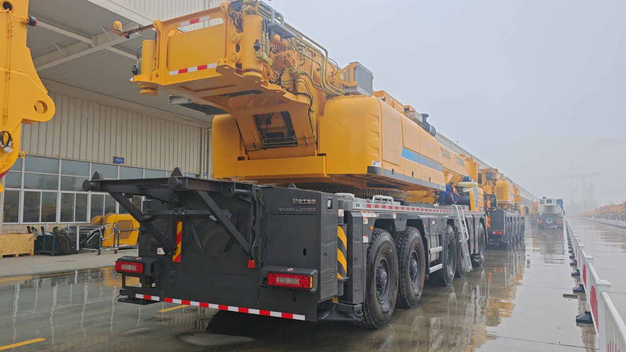 XCMG Official 2024 Year Pick Up Truck Crane 300t XCA300L8_1 Mobile All Terrain Crane Price - Autokran za sve terene: slika 5 XCMG Official 2024 Year Pick Up Truck Crane 300t XCA300L8_1 Mobile All Terrain Crane Price - Autokran za sve terene: slika 5