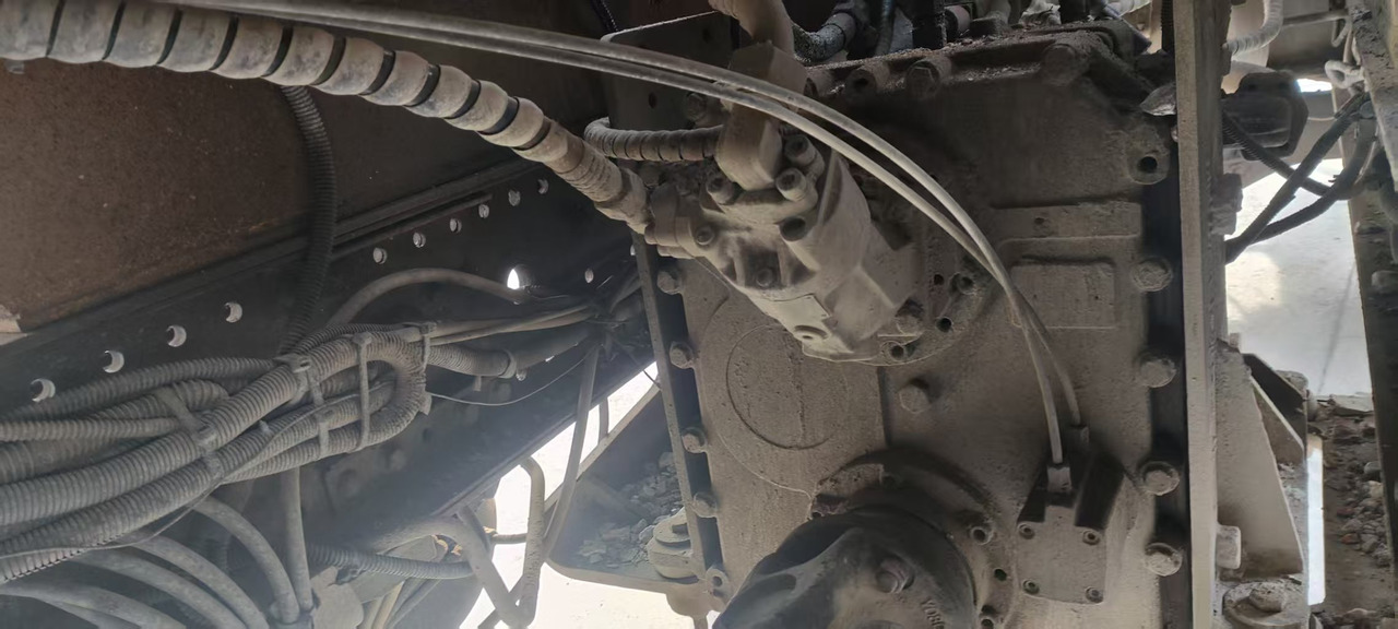 Auto pumpa za beton XCMG Official Concrete Machine HB37V Mini Concrete Pump 37m Used Diesel Concrete Mixer Pump Truck Price: slika 9 Auto pumpa za beton XCMG Official Concrete Machine HB37V Mini Concrete Pump 37m Used Diesel Concrete Mixer Pump Truck Price: slika 9