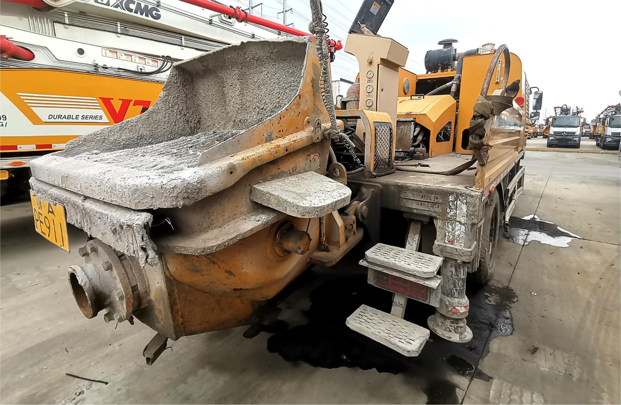 XCMG Official Construction Building Machine HBC10022V Used Truck Mounted Line Concrete Pump Price - Mašina za beton: slika 4 XCMG Official Construction Building Machine HBC10022V Used Truck Mounted Line Concrete Pump Price - Mašina za beton: slika 4