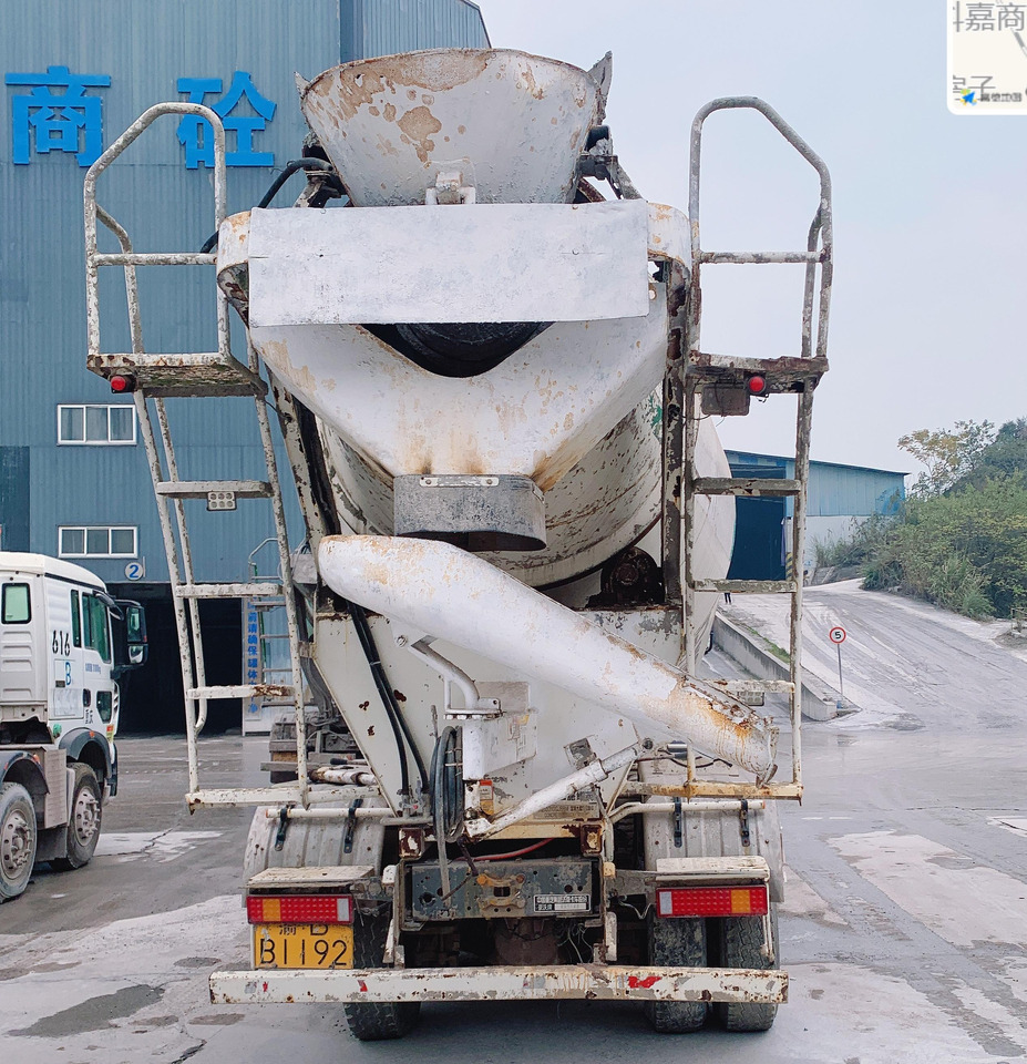 XCMG Official G4806E HOWO Cement Concrete Mixer Used 12 Cubic Meters Concrete Mixer Cement Truck - Mikser za beton: slika 4 XCMG Official G4806E HOWO Cement Concrete Mixer Used 12 Cubic Meters Concrete Mixer Cement Truck - Mikser za beton: slika 4