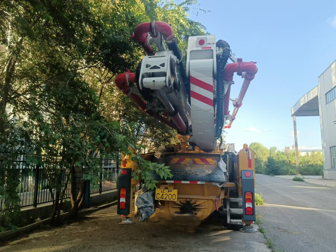 XCMG Official HB50V Used China Concrete Pump Truck 50m Truck-mounted Cconcrete Boom Pump Price - Auto pumpa za beton: slika 4 XCMG Official HB50V Used China Concrete Pump Truck 50m Truck-mounted Cconcrete Boom Pump Price - Auto pumpa za beton: slika 4