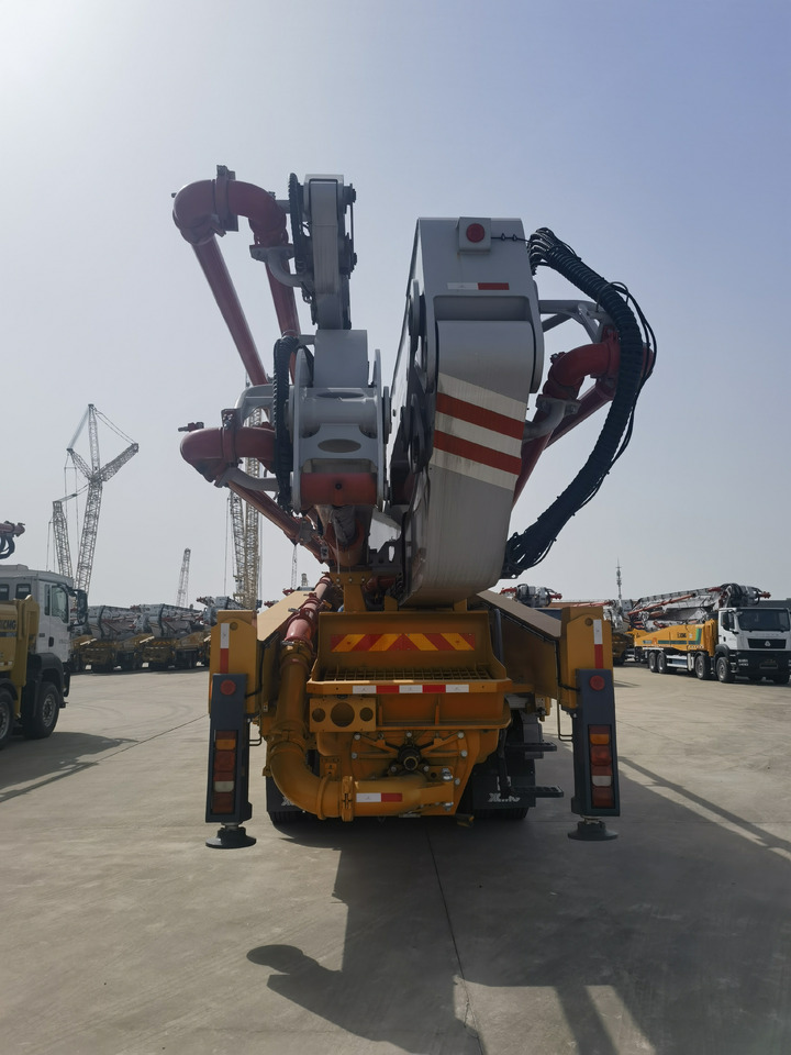 XCMG Official Second Hand 62m Concrete Boom Pump HB62V Truck Mounted Concrete Pump For Sale - Auto pumpa za beton: slika 5 XCMG Official Second Hand 62m Concrete Boom Pump HB62V Truck Mounted Concrete Pump For Sale - Auto pumpa za beton: slika 5