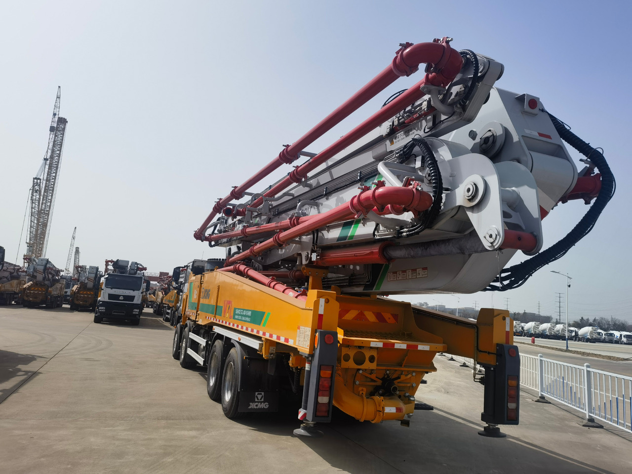 XCMG Official Second Hand 62m Concrete Boom Pump HB62V Truck Mounted Concrete Pump For Sale - Auto pumpa za beton: slika 4 XCMG Official Second Hand 62m Concrete Boom Pump HB62V Truck Mounted Concrete Pump For Sale - Auto pumpa za beton: slika 4