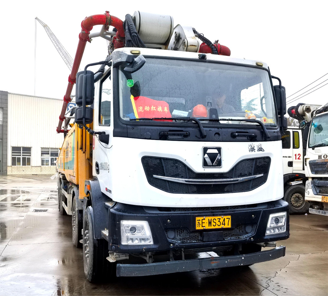 XCMG Official Second Hand Concrete Pump Machine HB65V 65m Concrete Boom Pump Truck Price List - Auto pumpa za beton: slika 2 XCMG Official Second Hand Concrete Pump Machine HB65V 65m Concrete Boom Pump Truck Price List - Auto pumpa za beton: slika 2