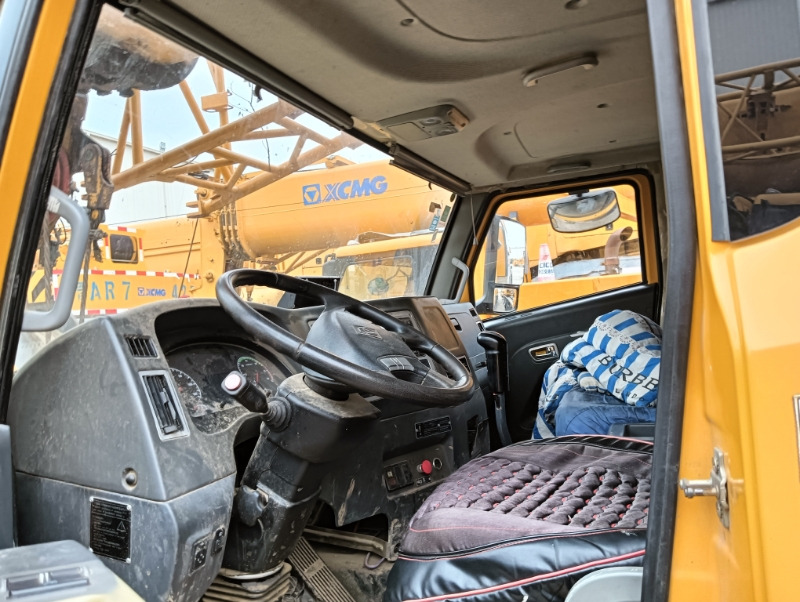 Autodizalica XCMG Official Second Hand Hydraulic Truck Crane XCT80L6 6-Section Arm Mobile Truck Crane For Sale: slika 7 Autodizalica XCMG Official Second Hand Hydraulic Truck Crane XCT80L6 6-Section Arm Mobile Truck Crane For Sale: slika 7