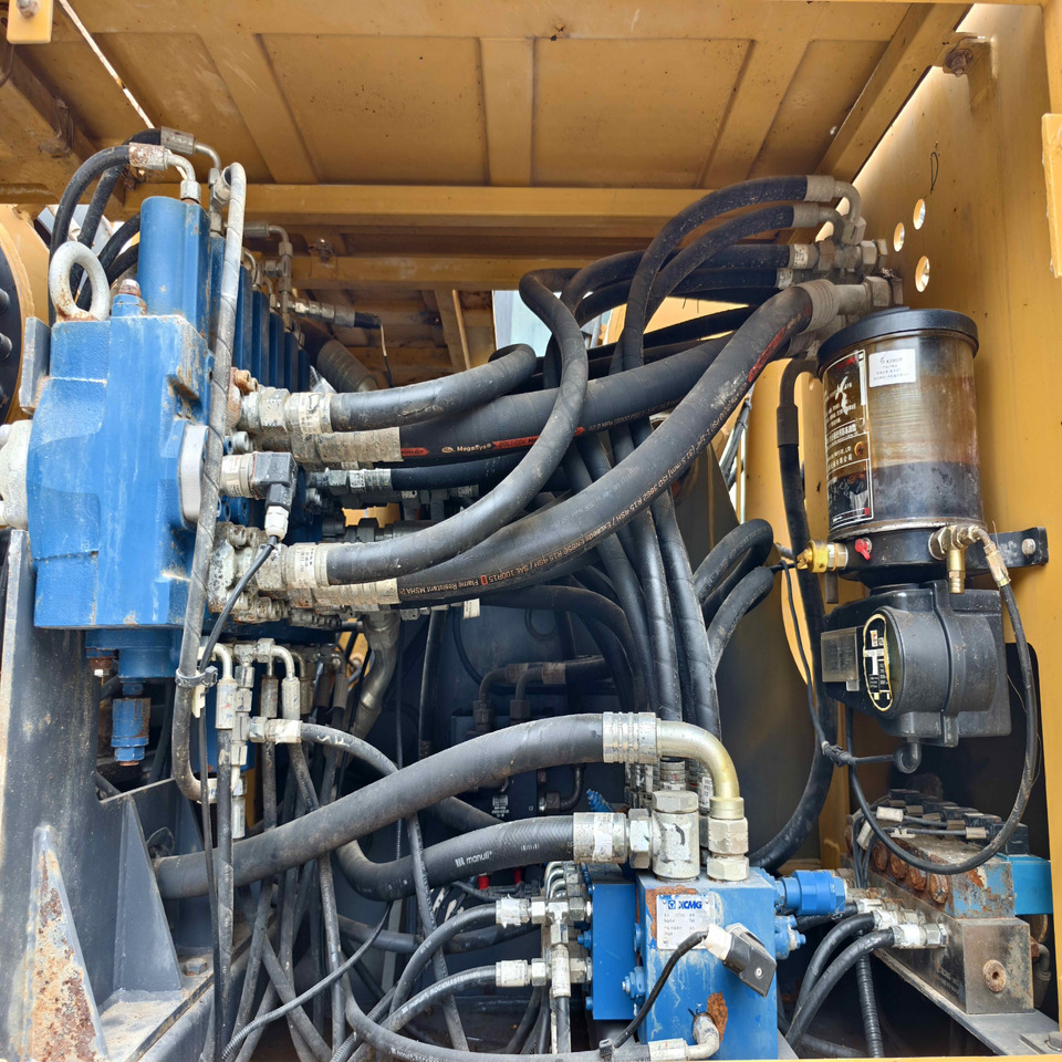 Veliki kamon za bušenje XCMG Official Second Hand Rotary Drill XR180D Used Borehole Drilling Rig Price: slika 9