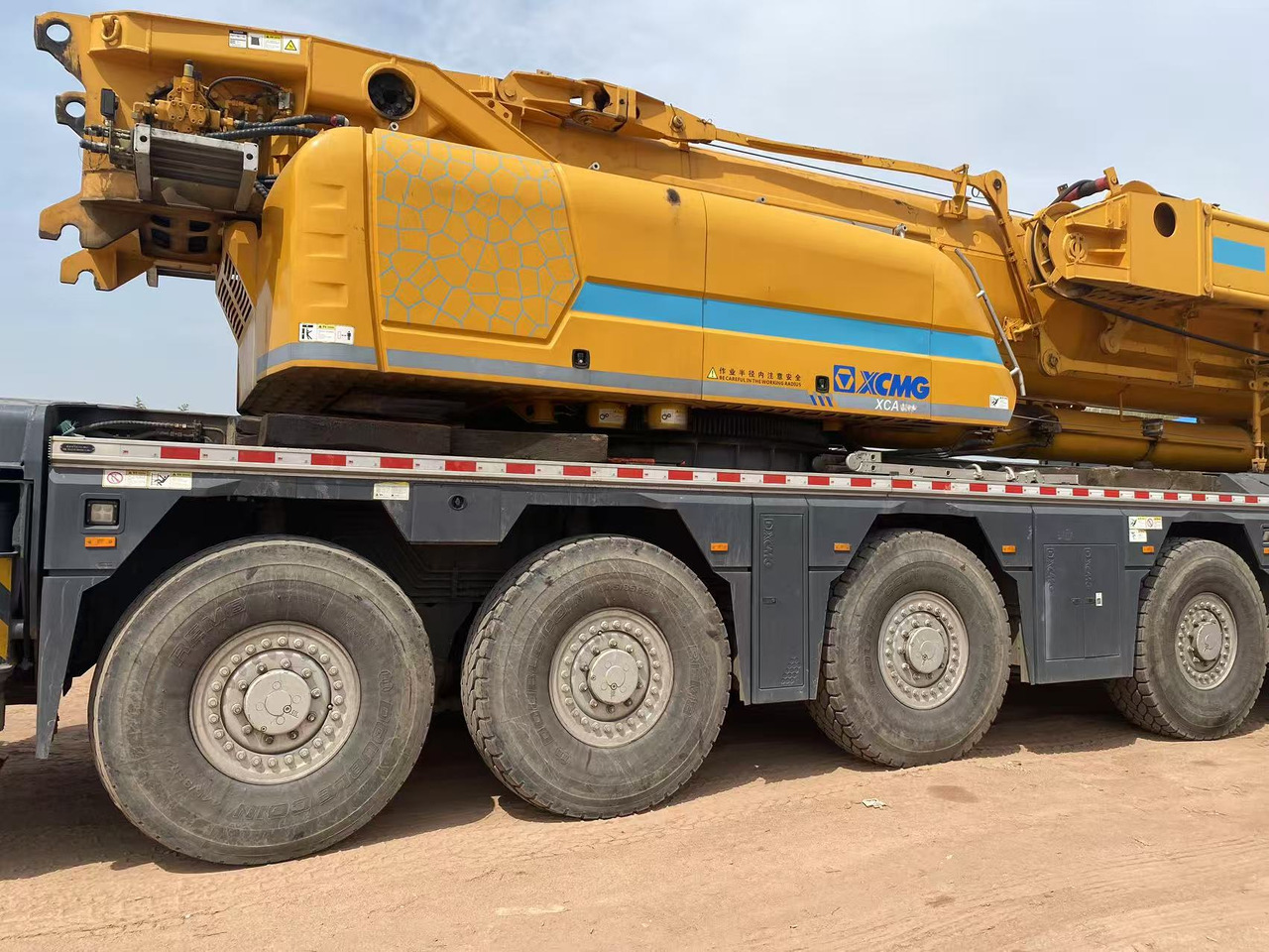 XCMG Official Used All Terrain Crane XCA300-1 300 Ton Mobile Crane Price - Autokran za sve terene: slika 5 XCMG Official Used All Terrain Crane XCA300-1 300 Ton Mobile Crane Price - Autokran za sve terene: slika 5
