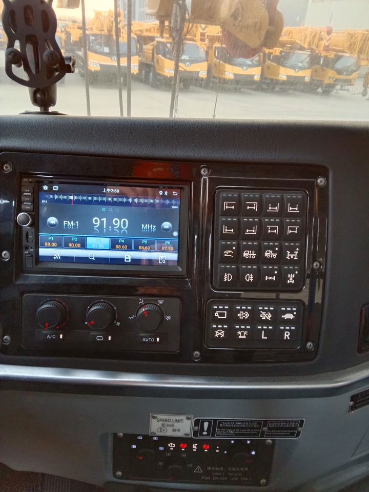 XCMG Official Used Electric Truck Crane XCA60-EV 60 Ton Electric Mobile Crane Price - Autokran za sve terene: slika 5 XCMG Official Used Electric Truck Crane XCA60-EV 60 Ton Electric Mobile Crane Price - Autokran za sve terene: slika 5