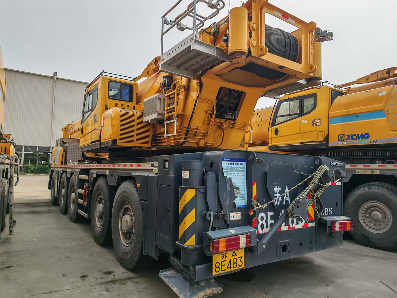 XCMG Official Used Mobile Crane XCA300L8 300Ton 8-Section Truck Crane Hot Sale - Autokran za sve terene: slika 4 XCMG Official Used Mobile Crane XCA300L8 300Ton 8-Section Truck Crane Hot Sale - Autokran za sve terene: slika 4