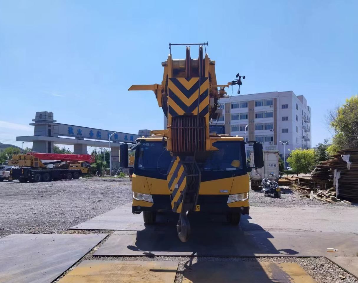 XCMG Official Used Truck Lifting Crane XCT110 100 Ton Mobile Crane Price List - Autodizalica: slika 3 XCMG Official Used Truck Lifting Crane XCT110 100 Ton Mobile Crane Price List - Autodizalica: slika 3