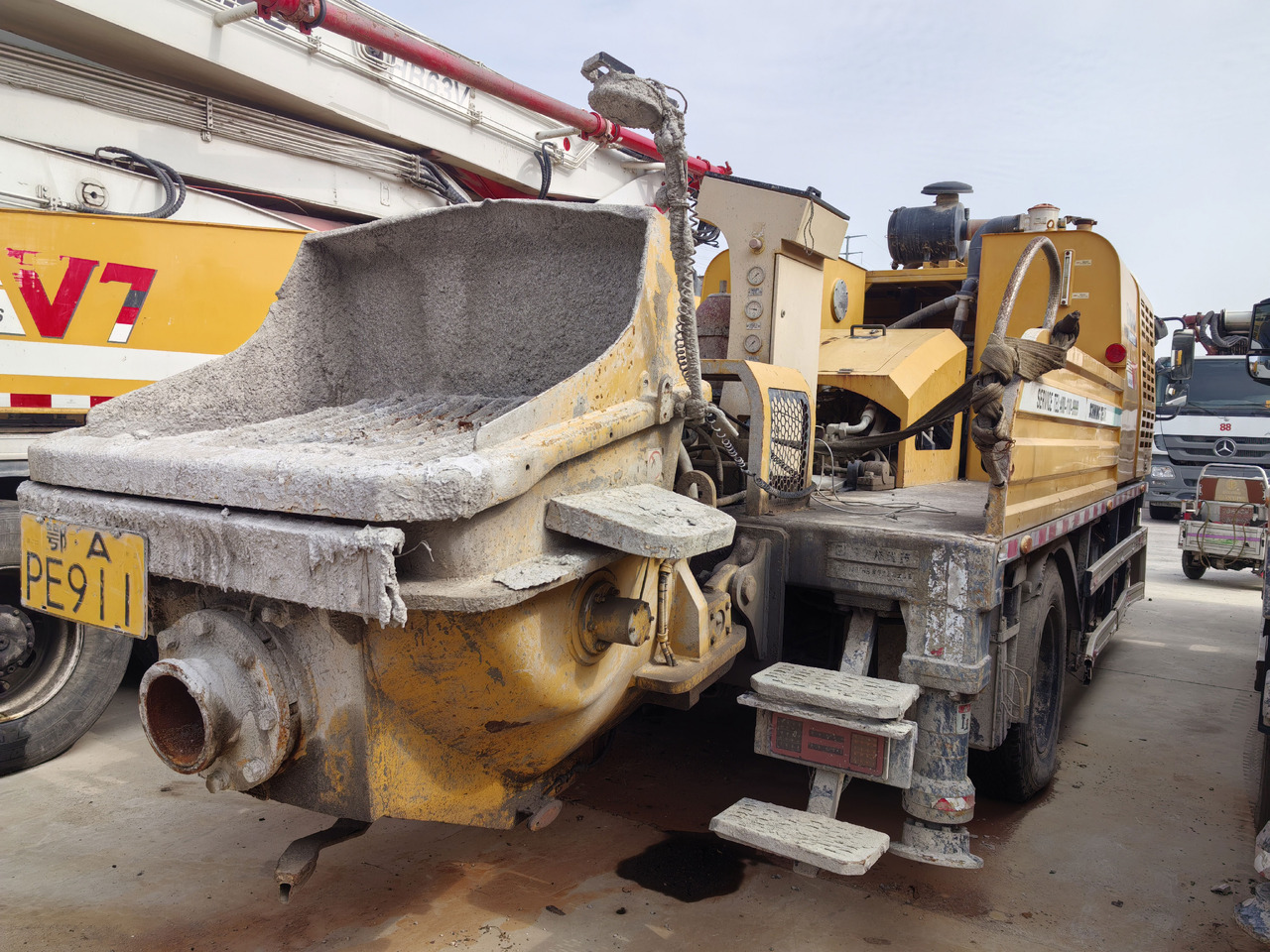 XCMG Official Used Truck Mounted Concrete Pump HBC10022 In Good Condition - Auto pumpa za beton: slika 4 XCMG Official Used Truck Mounted Concrete Pump HBC10022 In Good Condition - Auto pumpa za beton: slika 4