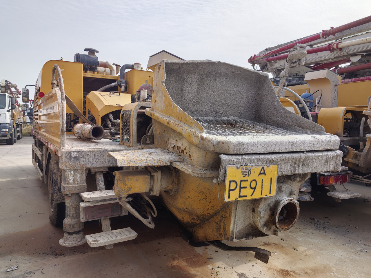 XCMG Official Used Truck Mounted Concrete Pump HBC10022 In Good Condition - Auto pumpa za beton: slika 5 XCMG Official Used Truck Mounted Concrete Pump HBC10022 In Good Condition - Auto pumpa za beton: slika 5