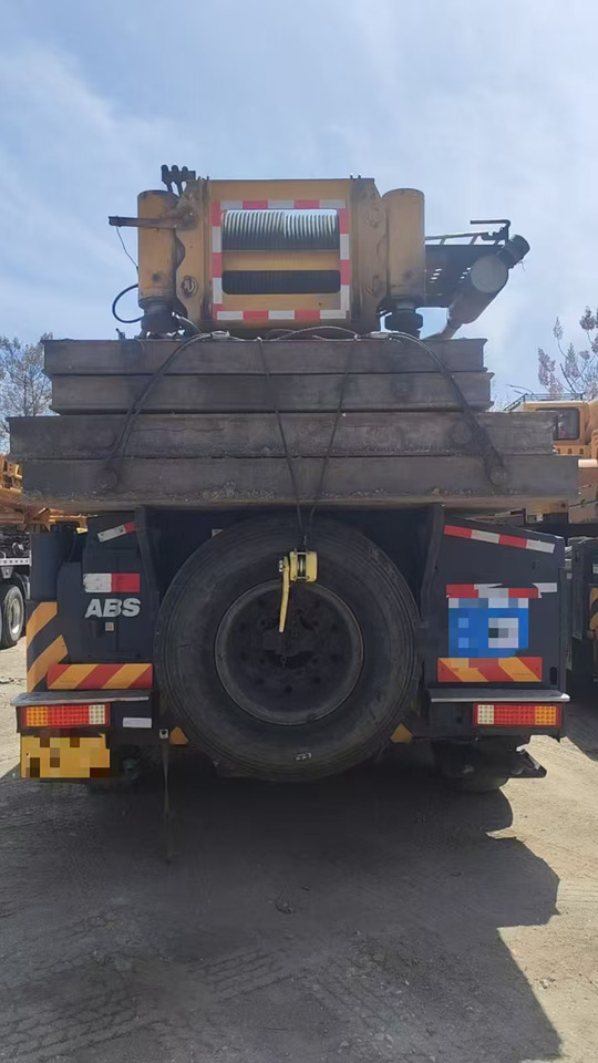 XCMG QAY260 260ton used all terrain mobile hydraulic truck crane price - Autokran za sve terene: slika 3 XCMG QAY260 260ton used all terrain mobile hydraulic truck crane price - Autokran za sve terene: slika 3
