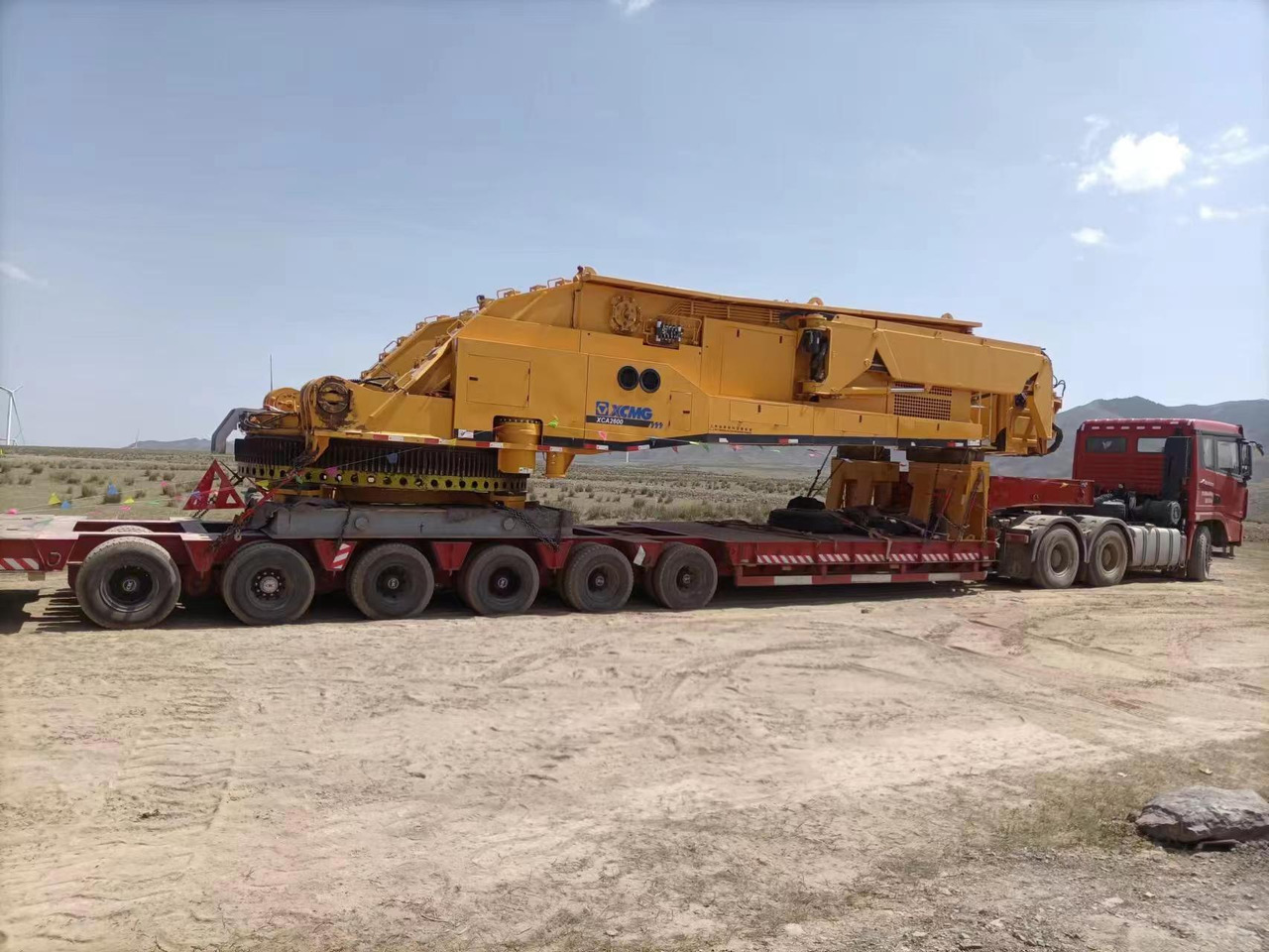XCMG XCA2600 Used 2600 Ton Large All Terrain Truck Crane with Good Performance - Autokran za sve terene: slika 4 XCMG XCA2600 Used 2600 Ton Large All Terrain Truck Crane with Good Performance - Autokran za sve terene: slika 4