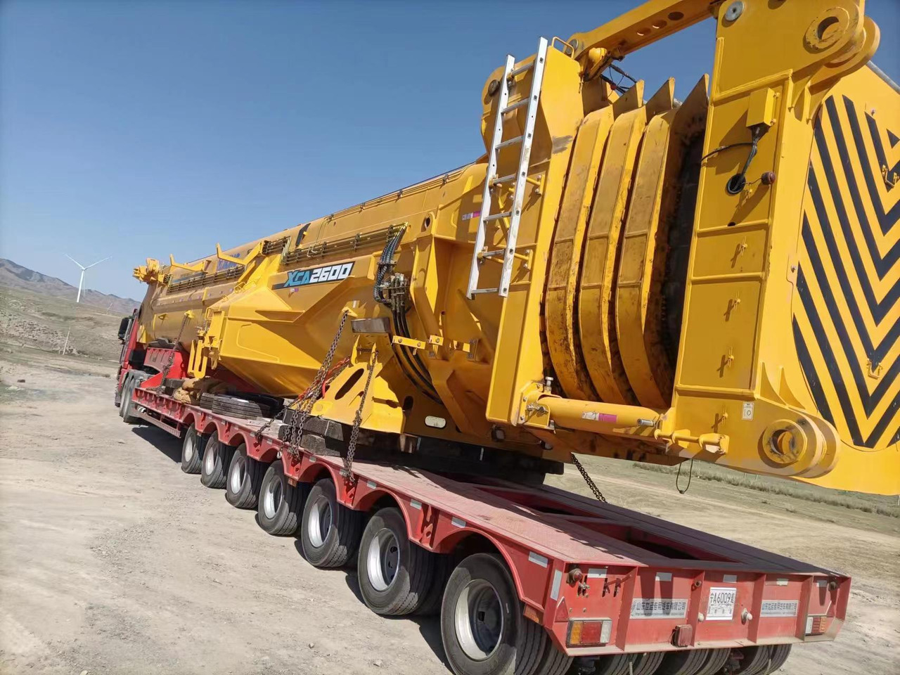 XCMG XCA2600 Used 2600 Ton Large All Terrain Truck Crane with Good Performance - Autokran za sve terene: slika 3 XCMG XCA2600 Used 2600 Ton Large All Terrain Truck Crane with Good Performance - Autokran za sve terene: slika 3