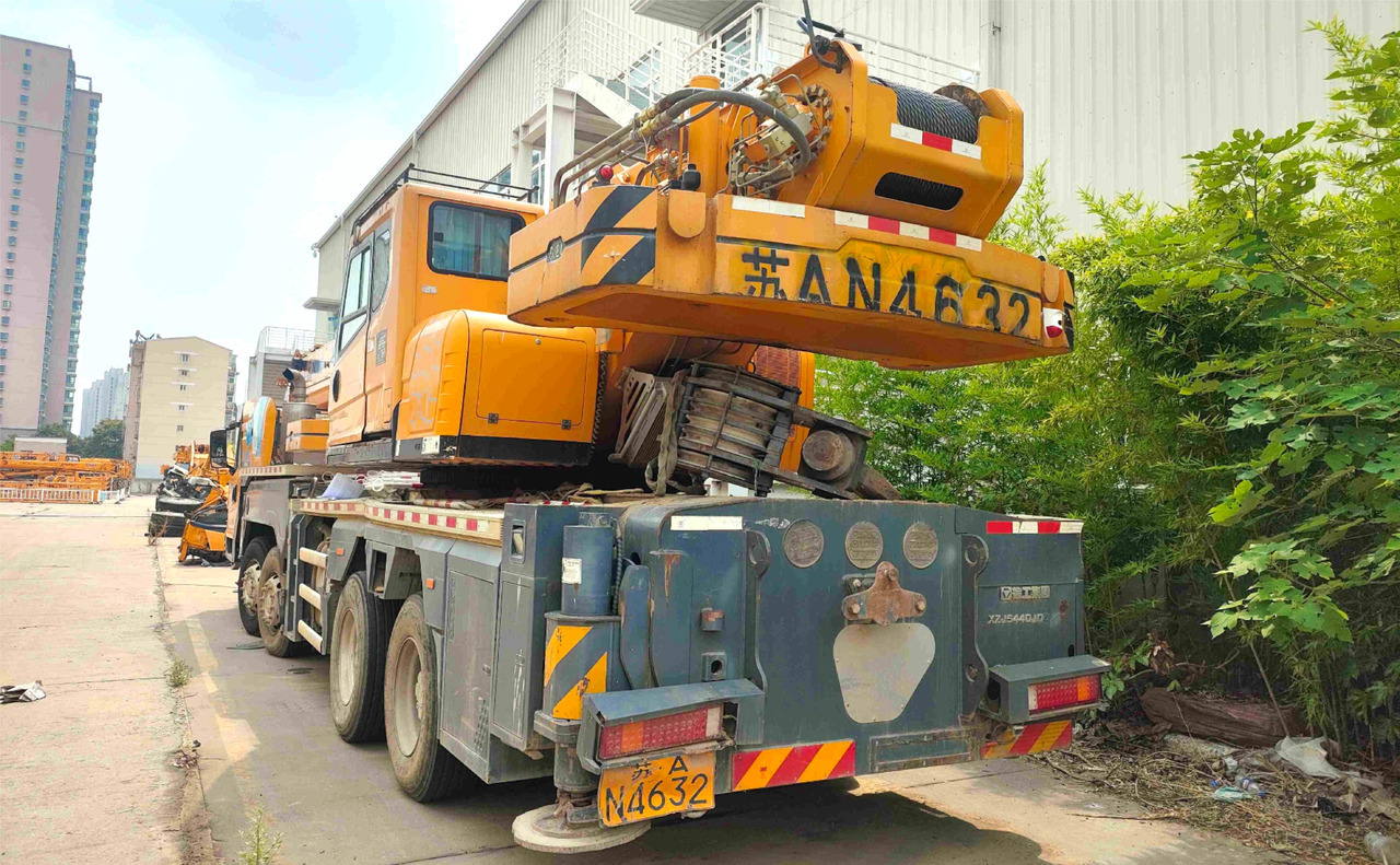 XCMG XCT55L5 55ton used 5-section truck crane price - Autodizalica: slika 4 XCMG XCT55L5 55ton used 5-section truck crane price - Autodizalica: slika 4