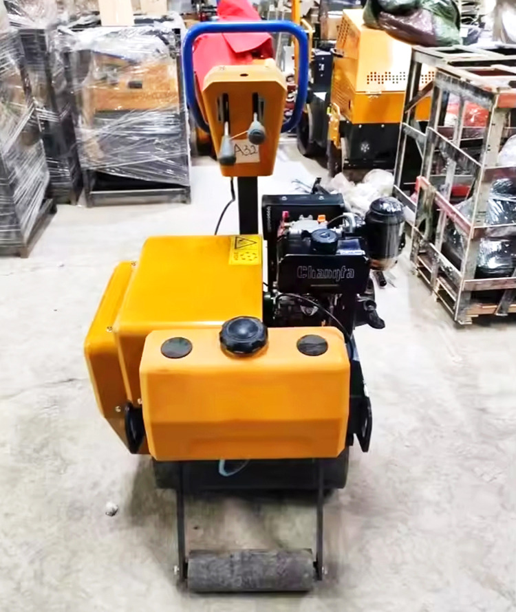 XCMG XMR030 small mini light single drum vibratory road roller - Mini valjak: slika 4 XCMG XMR030 small mini light single drum vibratory road roller - Mini valjak: slika 4