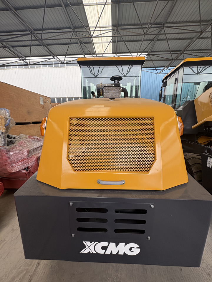 Valjak za puteve XCMG XS600J 6 ton small single drum Vibratory road Roller: slika 11