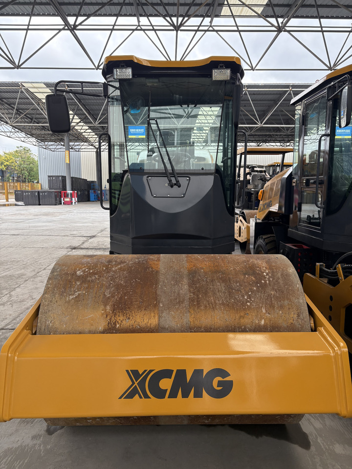Valjak za puteve XCMG XS600J 6 ton small single drum Vibratory road Roller: slika 7