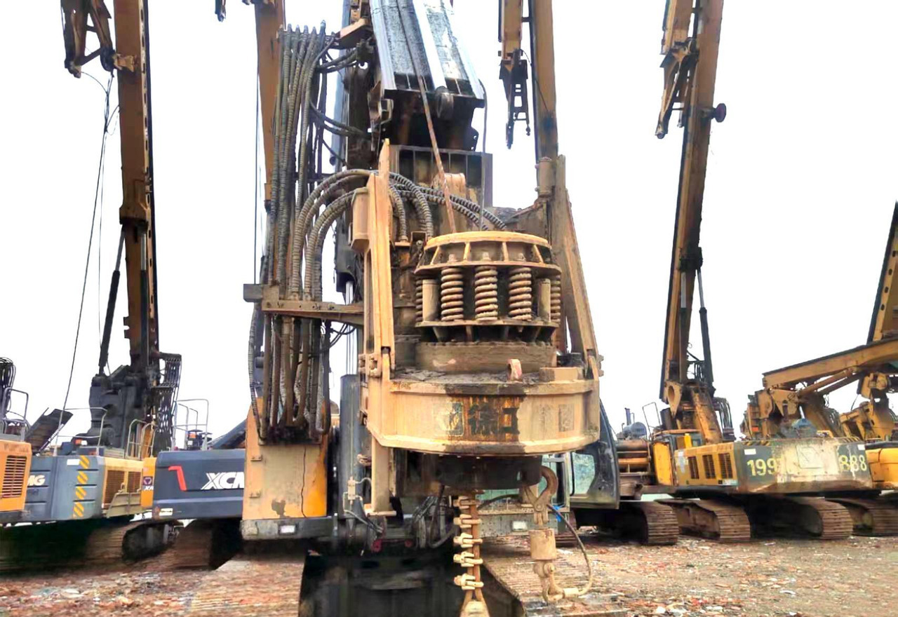 XCMG certified used rotary drilling rig XR240E - Veliki kamon za bušenje: slika 3 XCMG certified used rotary drilling rig XR240E - Veliki kamon za bušenje: slika 3