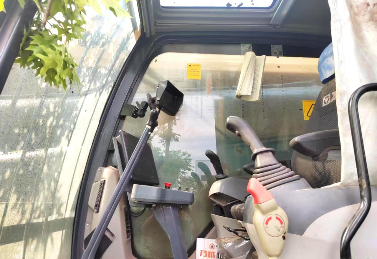 XCMG certified used rotary drilling rig XR240E - Veliki kamon za bušenje: slika 5 XCMG certified used rotary drilling rig XR240E - Veliki kamon za bušenje: slika 5