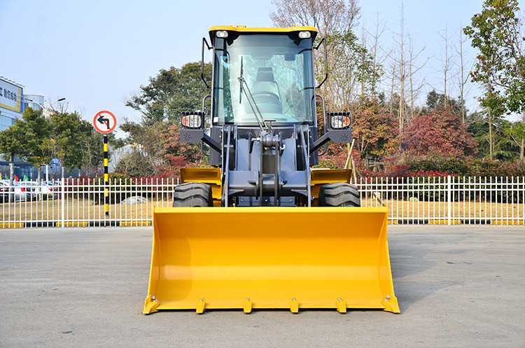 XCMG official 1.8ton small LW180KV Compact wheel loader for sale - Utovarivač točkaš: slika 2 XCMG official 1.8ton small LW180KV Compact wheel loader for sale - Utovarivač točkaš: slika 2