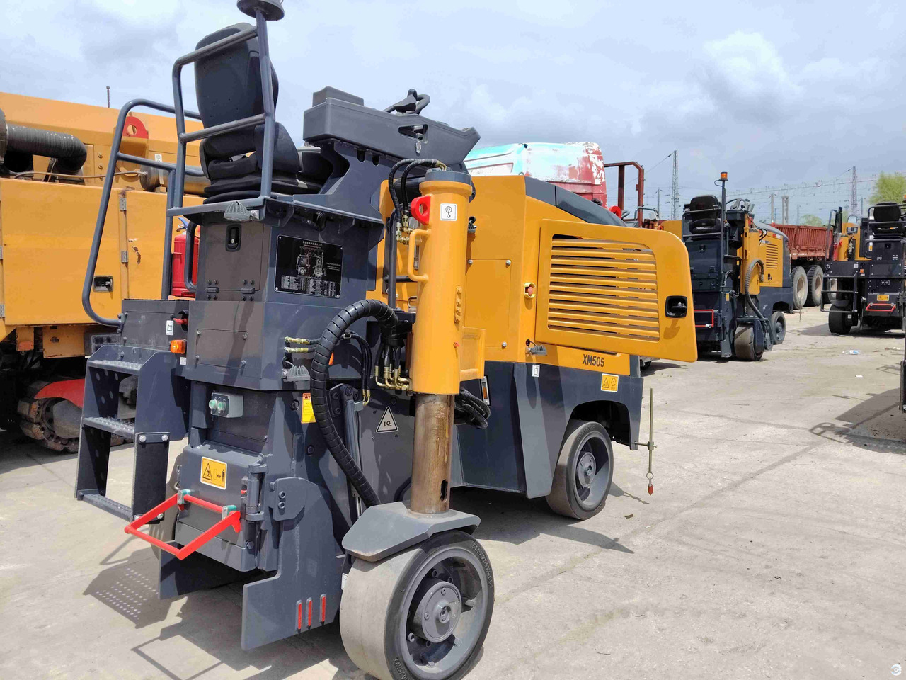 XCMG official XM505IV 500mm road milling machine - Hladni planer: slika 4 XCMG official XM505IV 500mm road milling machine - Hladni planer: slika 4