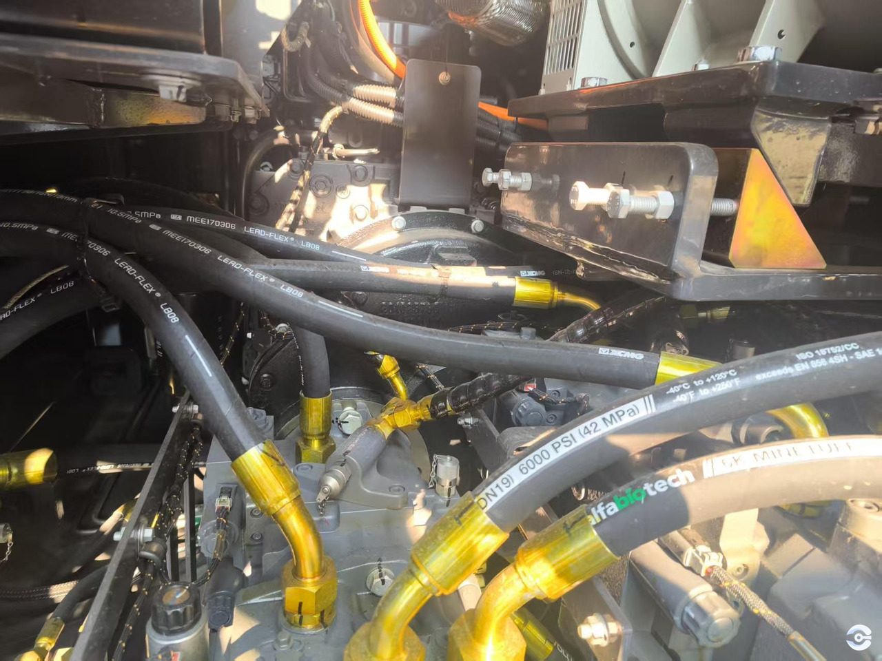 XCMG official used asphalt paver RP905IV Concrete machine - Asfaltni finišer: slika 2 XCMG official used asphalt paver RP905IV Concrete machine - Asfaltni finišer: slika 2