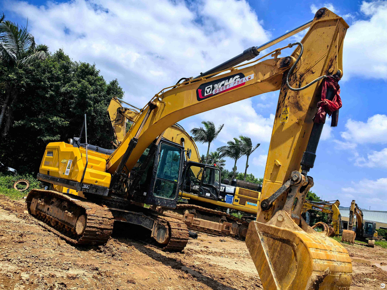 XCMG used 2024 official 20ton hydraulic crawler excavator XE200GA price - Bager guseničar: slika 4 XCMG used 2024 official 20ton hydraulic crawler excavator XE200GA price - Bager guseničar: slika 4