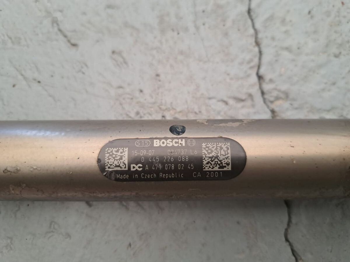 Commonrail pressure pipe Mercedes-Benz ACTROS MP4 A4710780245 Mercedes-Benz ACTROS MP4 truck - Sistem goriva za Kamion: slika 4 Commonrail pressure pipe Mercedes-Benz ACTROS MP4 A4710780245 Mercedes-Benz ACTROS MP4 truck - Sistem goriva za Kamion: slika 4