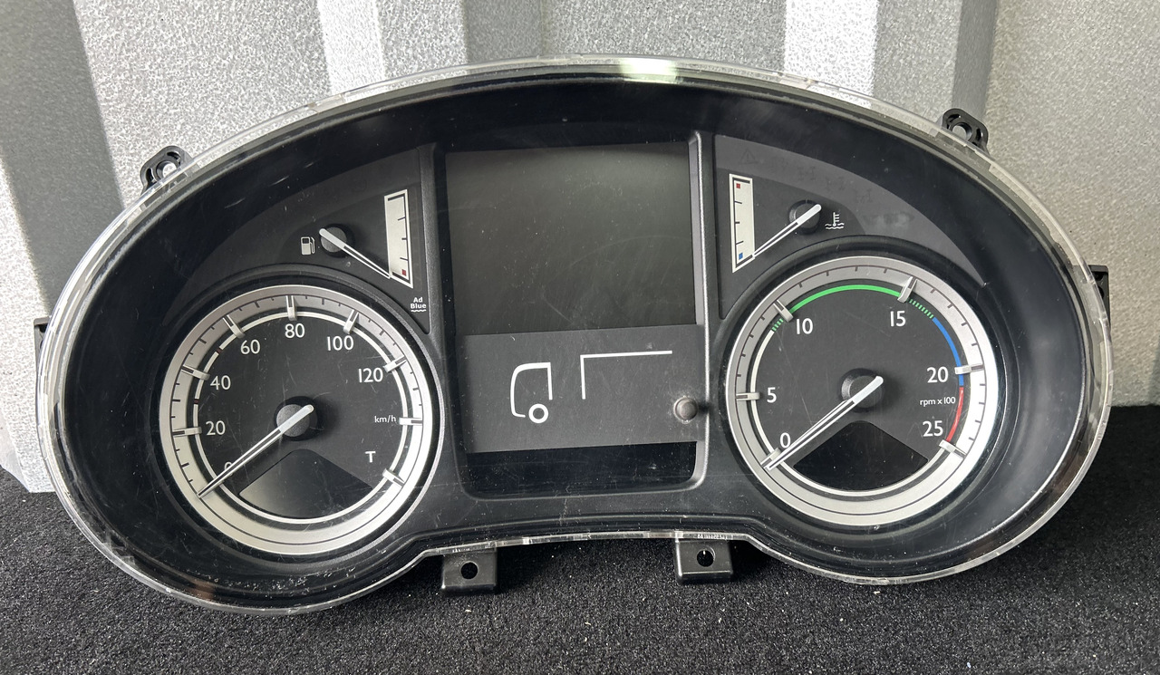 DAF CLOCK COUNTER DAF XF 106 2114867 - Komandna tabla: slika 1 DAF CLOCK COUNTER DAF XF 106 2114867 - Komandna tabla: slika 1