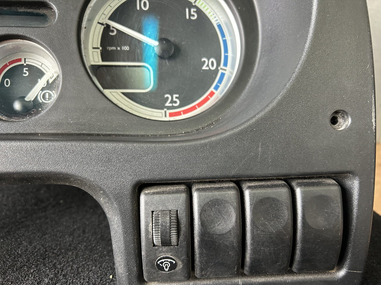 DAF COUNTER DAF XF 105 1789469 - Komandna tabla: slika 3 DAF COUNTER DAF XF 105 1789469 - Komandna tabla: slika 3