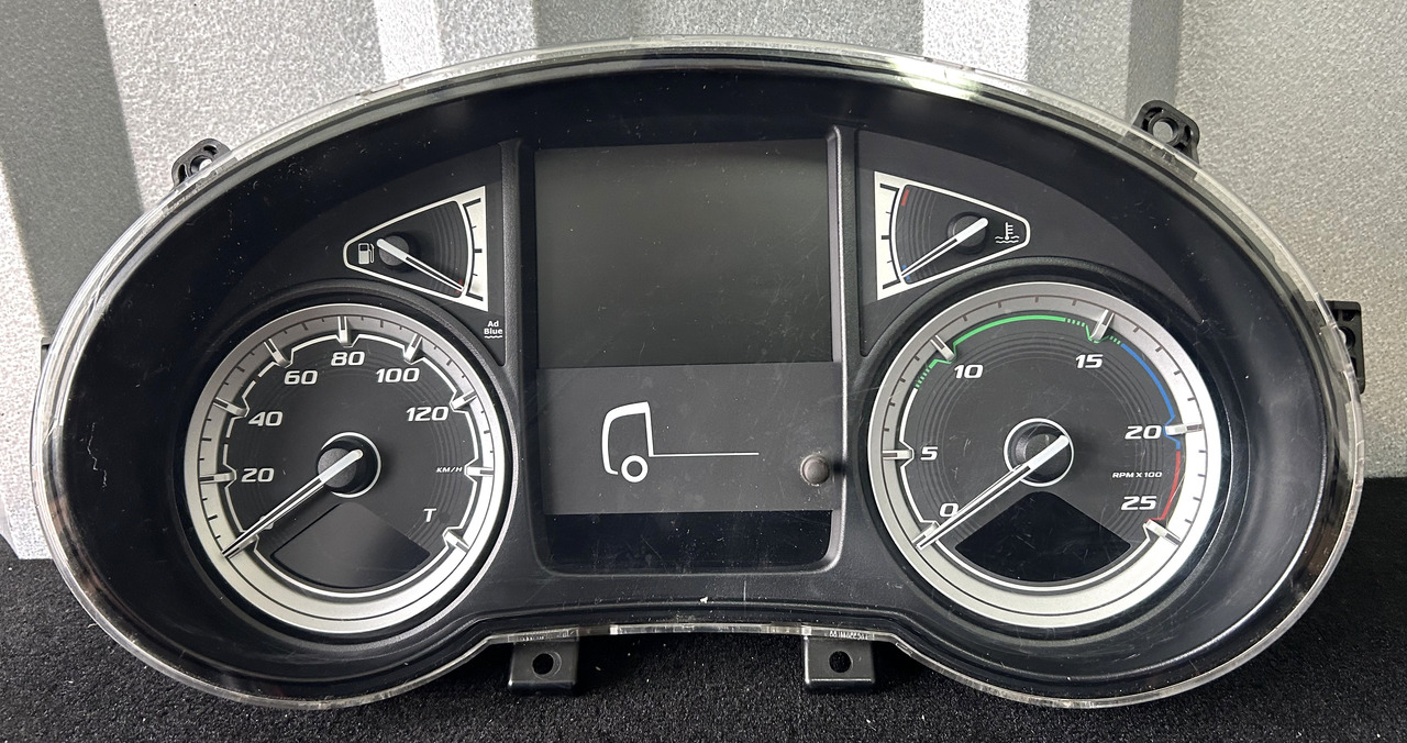 DAF DAF XF 106 CLOCK COUNTER 2134718 - Komandna tabla: slika 1 DAF DAF XF 106 CLOCK COUNTER 2134718 - Komandna tabla: slika 1