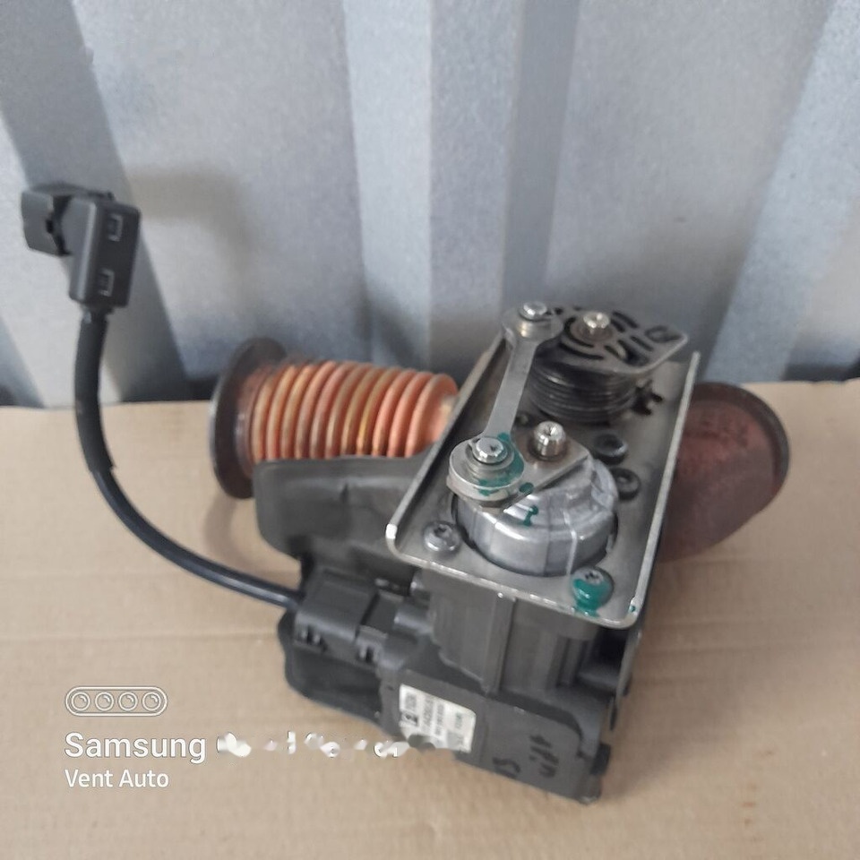 DAF XF 106 LIFT 2162360 EGR DAF XF 106 LIFT 2162360 truck - Motor i delovi za Kamion: slika 3 DAF XF 106 LIFT 2162360 EGR DAF XF 106 LIFT 2162360 truck - Motor i delovi za Kamion: slika 3