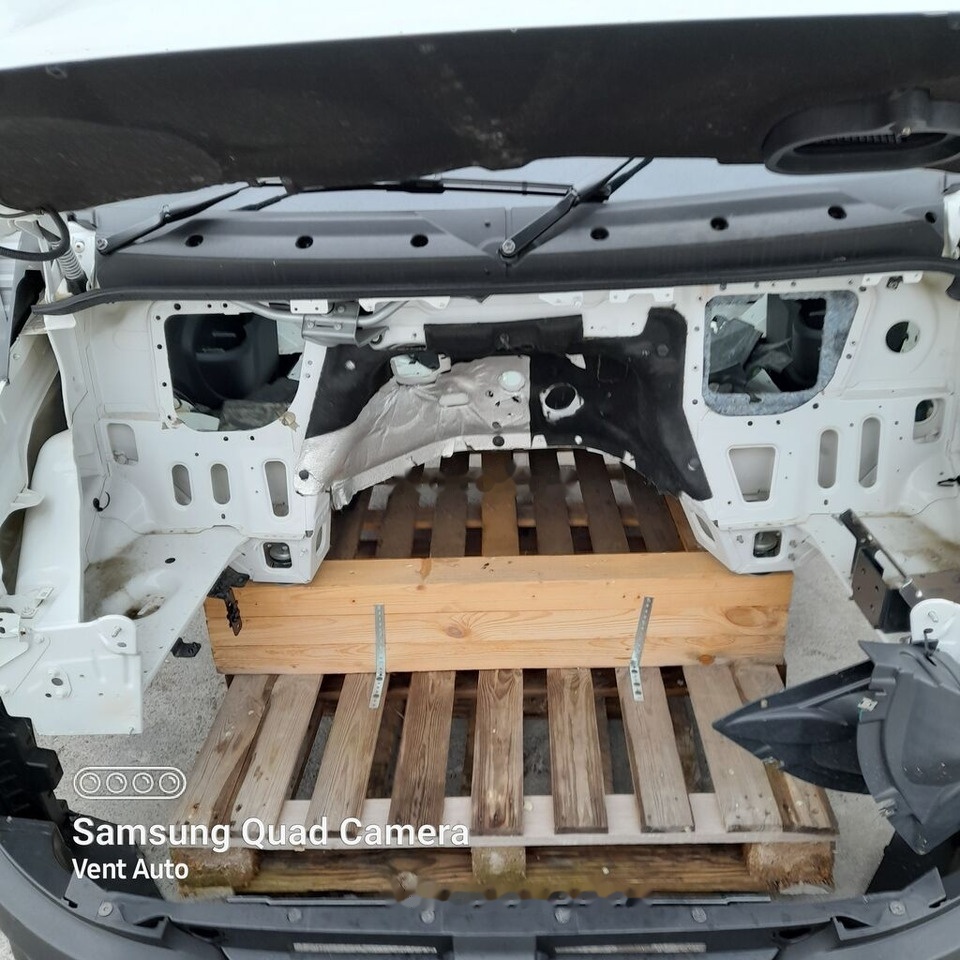 IVECO DAILY VII   IVECO Daily VII 2019-2024 light - Kabina za Kamion: slika 5 IVECO DAILY VII   IVECO Daily VII 2019-2024 light - Kabina za Kamion: slika 5