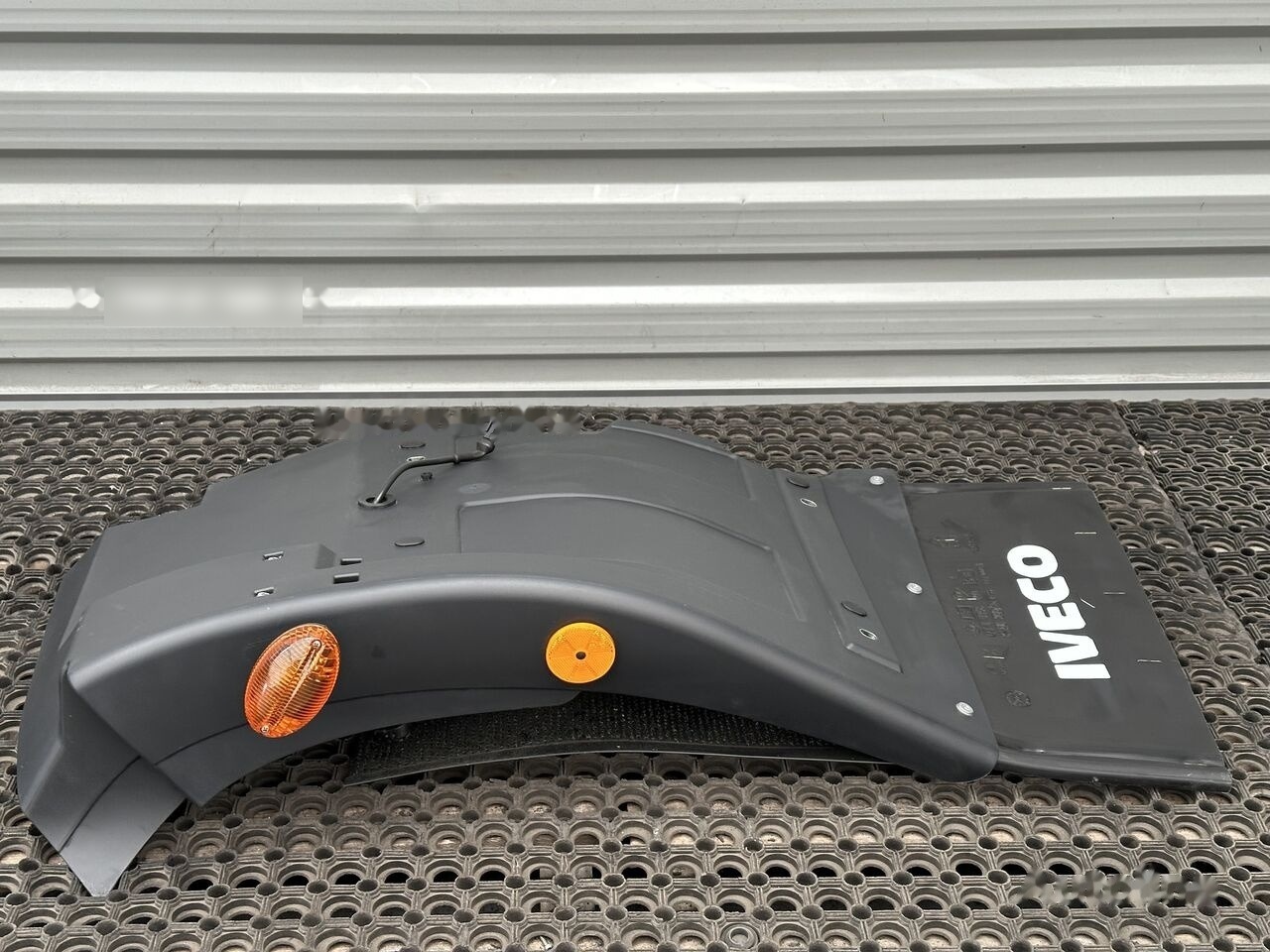 IVECO EUROCARGO 5801551258 - Blatobran za Kamion: slika 3 IVECO EUROCARGO 5801551258 - Blatobran za Kamion: slika 3