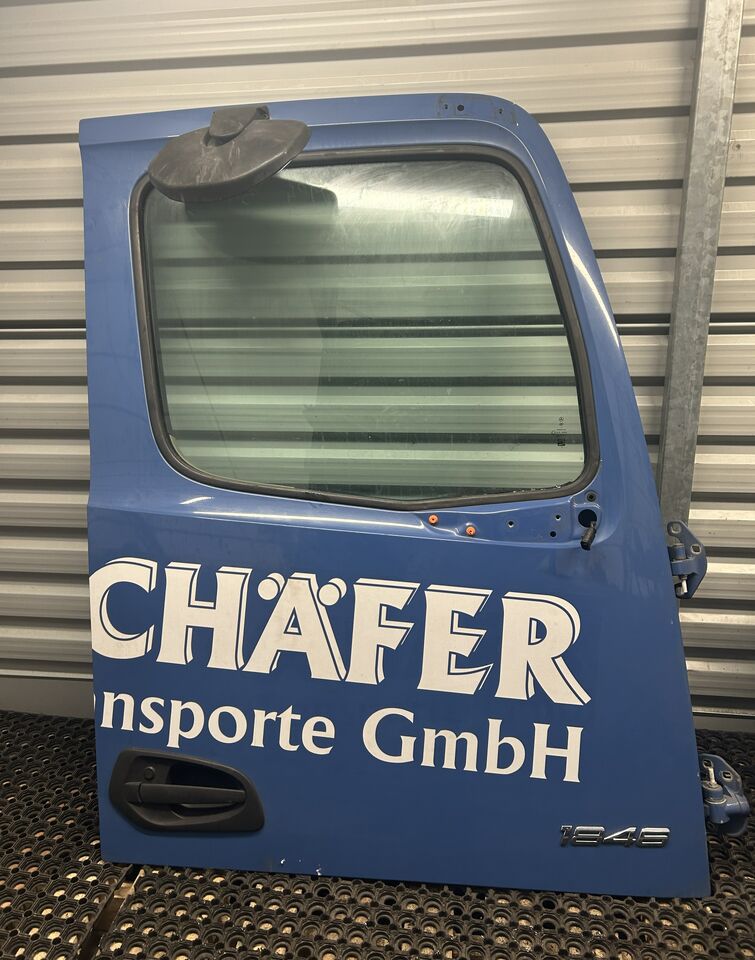 MERCEDES ACTROS MP4 DOOR RIGHT EITH RAMP MIRROR - Vrata i delovi: slika 1 MERCEDES ACTROS MP4 DOOR RIGHT EITH RAMP MIRROR - Vrata i delovi: slika 1