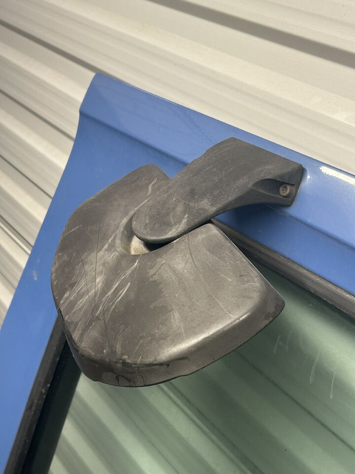 MERCEDES ACTROS MP4 DOOR RIGHT EITH RAMP MIRROR - Vrata i delovi: slika 5 MERCEDES ACTROS MP4 DOOR RIGHT EITH RAMP MIRROR - Vrata i delovi: slika 5