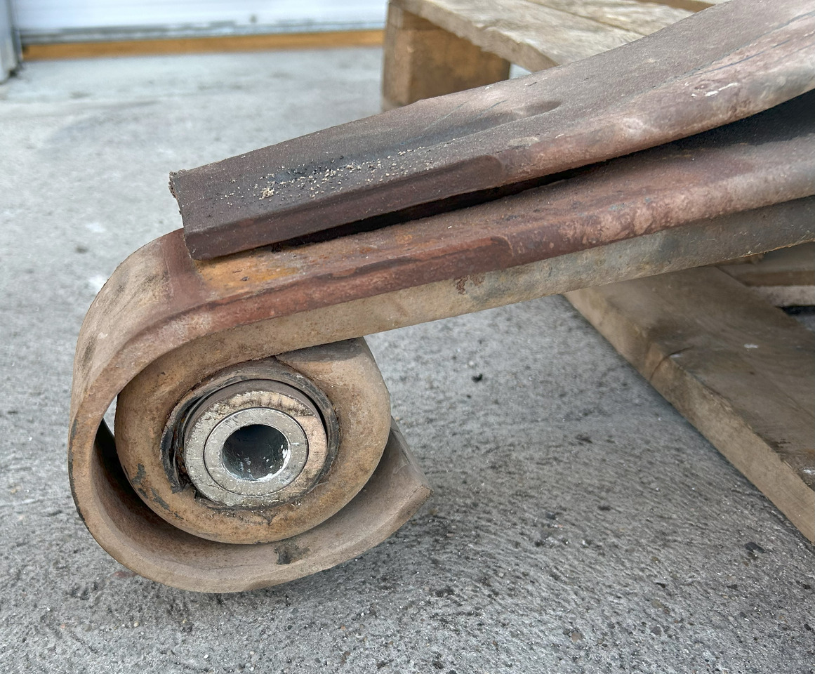 MERCEDES-BENZ 3-LEAF SPRING FRONT FOR MERCEDES AROCS MP4 - Čelična suspenzija: slika 3 MERCEDES-BENZ 3-LEAF SPRING FRONT FOR MERCEDES AROCS MP4 - Čelična suspenzija: slika 3