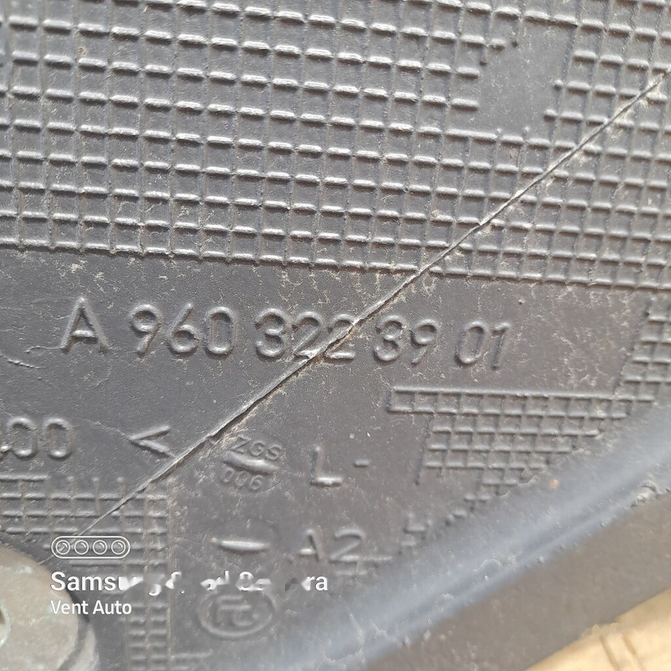 Mocowanie resora/ wspornik LEFT Mercedes-Benz ACTROS MP4 A9603223901  Mercedes-Benz A9603223901 - Oslanjanje kabine za Kamion: slika 2 Mocowanie resora/ wspornik LEFT Mercedes-Benz ACTROS MP4 A9603223901  Mercedes-Benz A9603223901 - Oslanjanje kabine za Kamion: slika 2