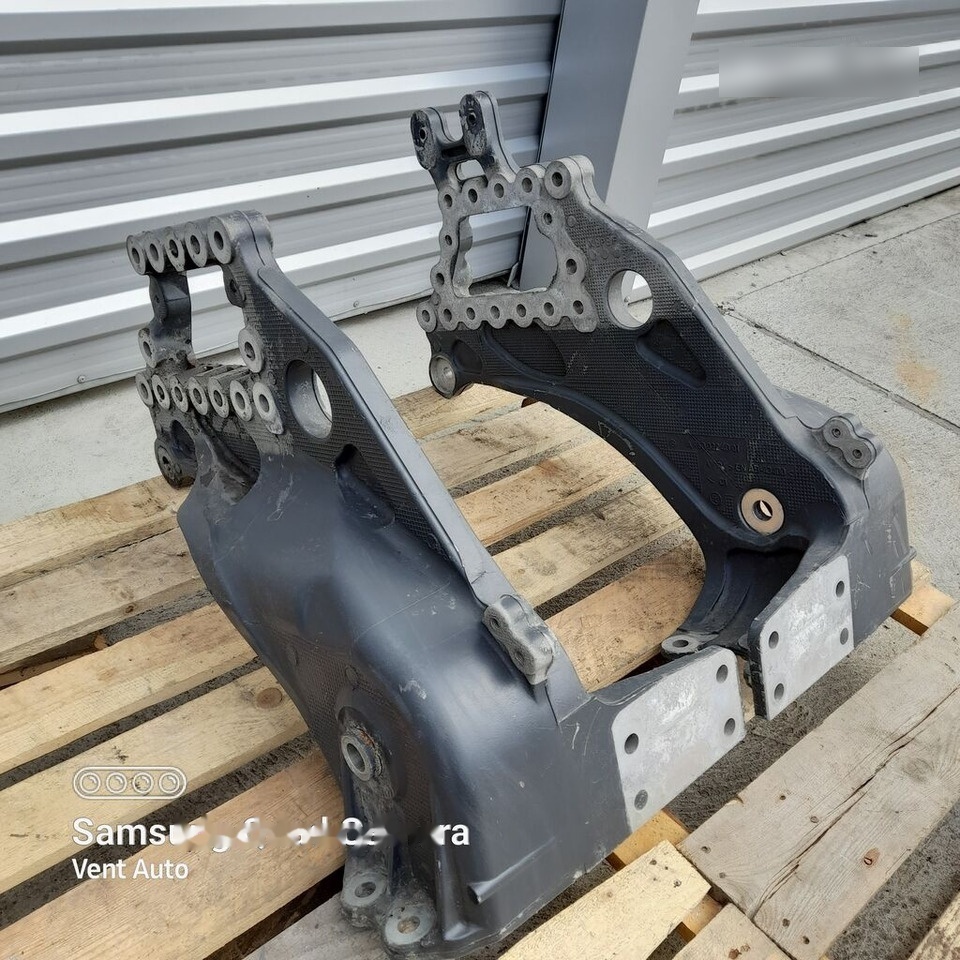 Mocowanie resora/ wspornik LEFT Mercedes-Benz ACTROS MP4 A9603223901  Mercedes-Benz A9603223901 - Oslanjanje kabine za Kamion: slika 5 Mocowanie resora/ wspornik LEFT Mercedes-Benz ACTROS MP4 A9603223901  Mercedes-Benz A9603223901 - Oslanjanje kabine za Kamion: slika 5