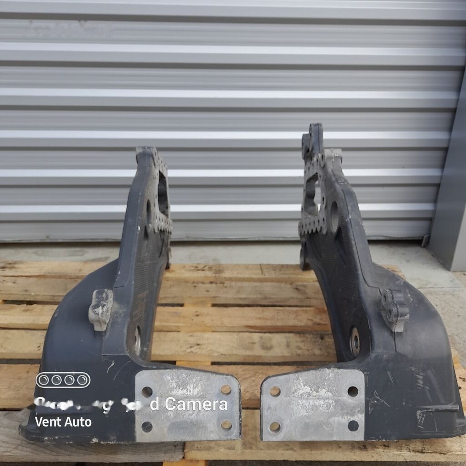 Mocowanie resora/ wspornik LEFT Mercedes-Benz ACTROS MP4 A9603223901  Mercedes-Benz A9603223901 - Oslanjanje kabine za Kamion: slika 4 Mocowanie resora/ wspornik LEFT Mercedes-Benz ACTROS MP4 A9603223901  Mercedes-Benz A9603223901 - Oslanjanje kabine za Kamion: slika 4