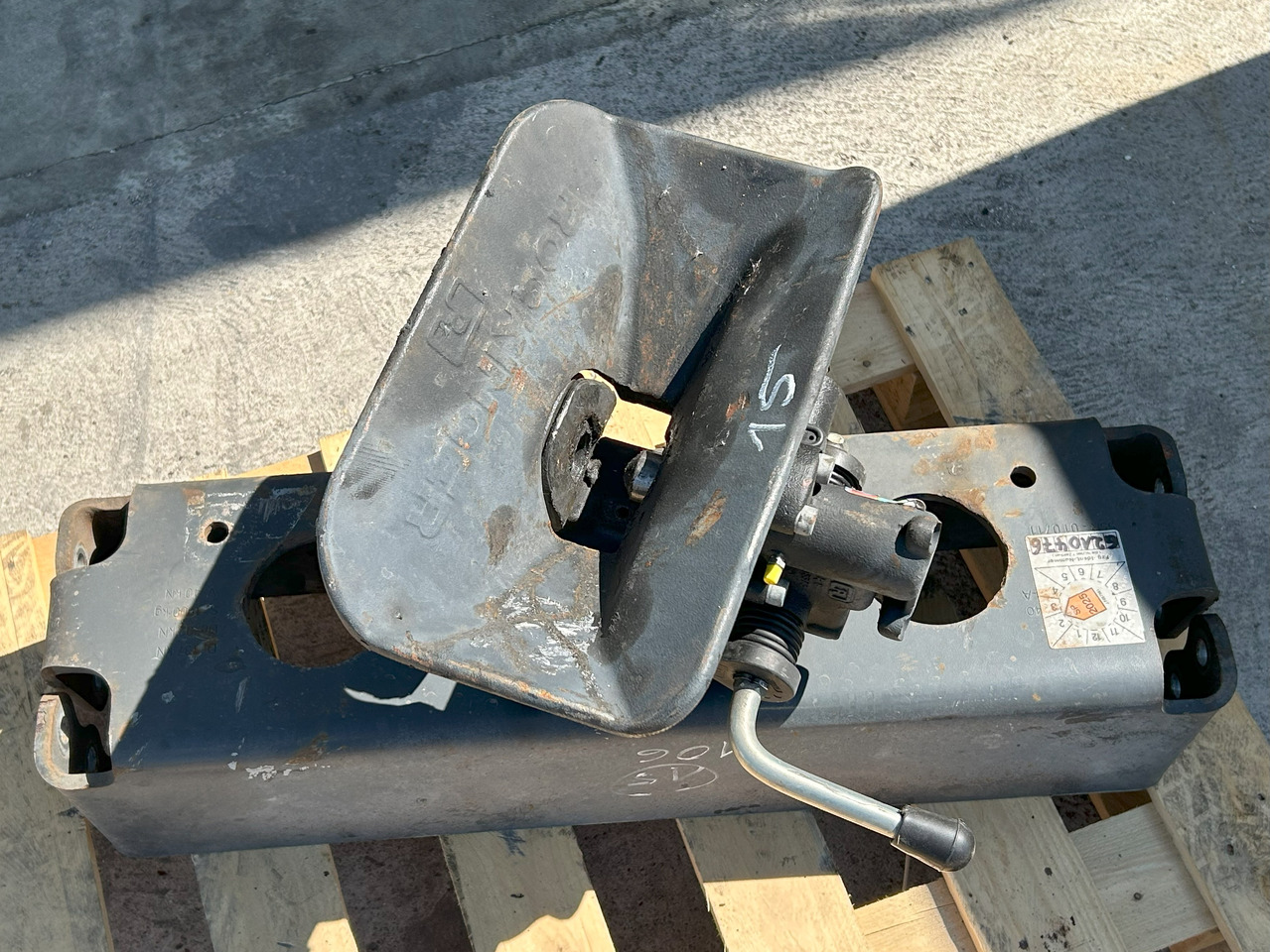 ROCKINGER RO 400 G145HOOK AUTOMATIC COUPLING RO400A46001 DAF XF 106 - Univerzalni deo za Kamion: slika 1 ROCKINGER RO 400 G145HOOK AUTOMATIC COUPLING RO400A46001 DAF XF 106 - Univerzalni deo za Kamion: slika 1